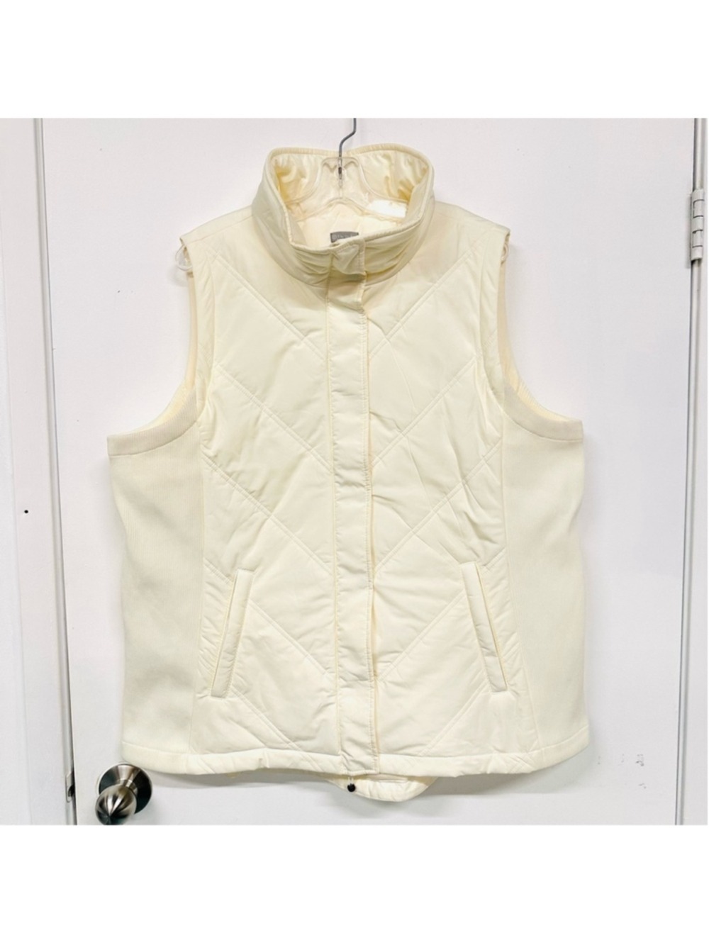 Talbots cream quilted puffer vest Womens Size 2X Athleisure Outdoors Layering